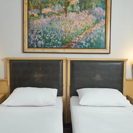 Iris Otel