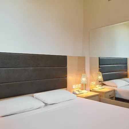 Iris Hotel
